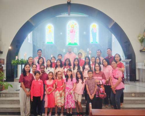 Pelayanan Paduan Suara SDK & SMPK Santo Mikael di 